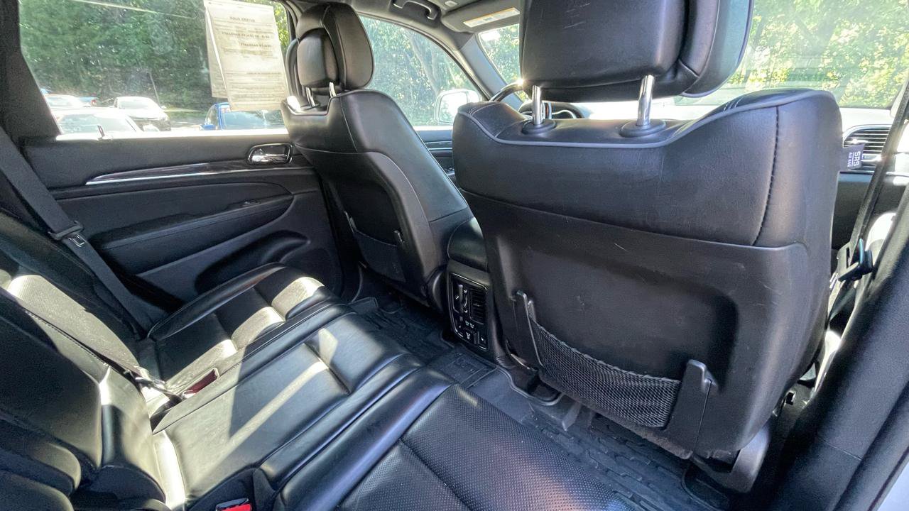 Used 2021 Jeep Grand Cherokee Overland AWD/4WD image 24