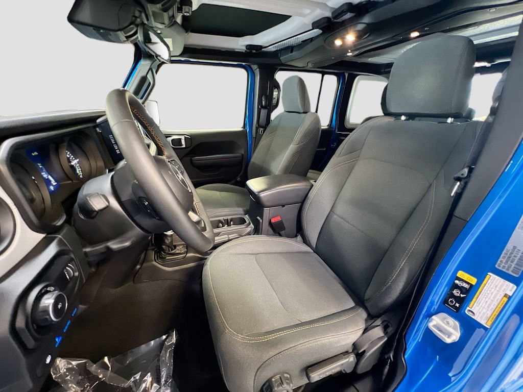 Used 2024 Jeep Wrangler Unlimited image 20