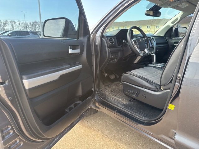 Used 2018 Toyota Tundra SR5 w/ TRD Off Road Package image 10