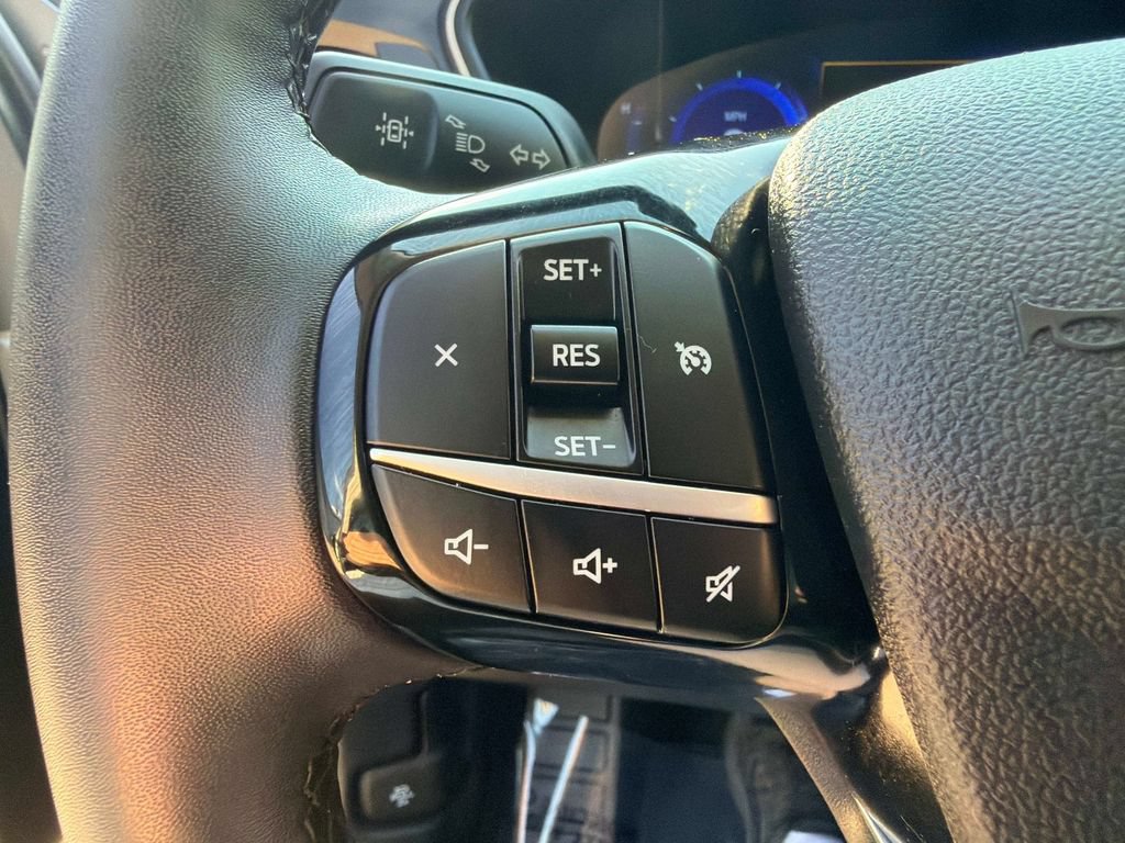Used 2022 Ford Escape SEL w/ Technology Package FWD image 30