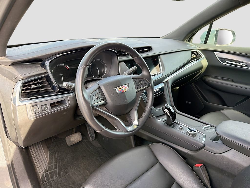 Used 2024 Cadillac XT6 Luxury image 9