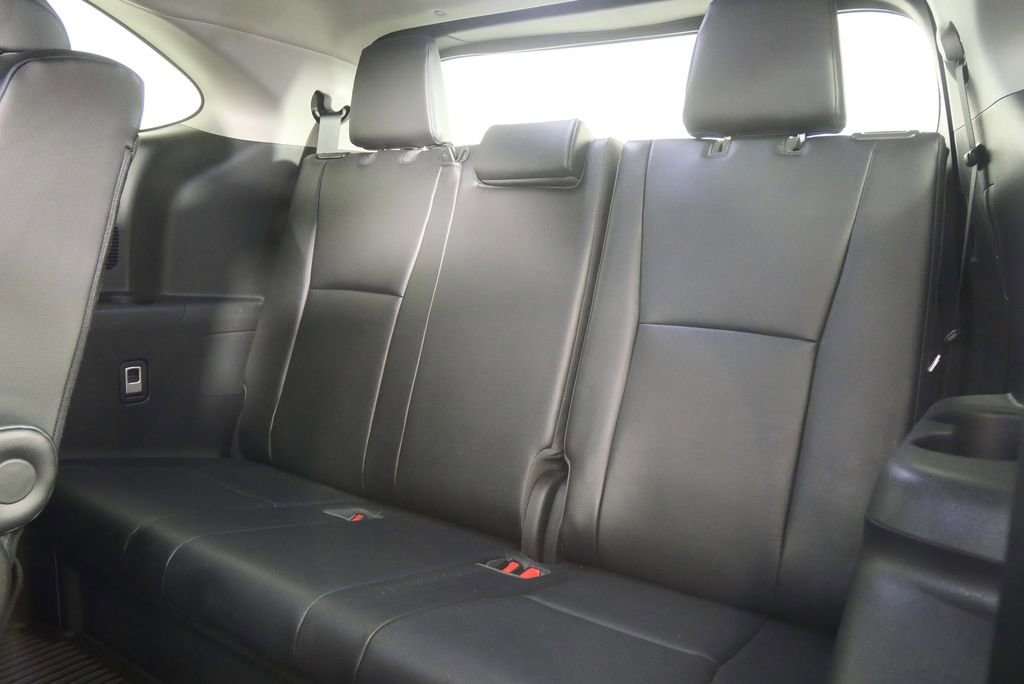 Used 2022 Toyota Highlander XLE image 19