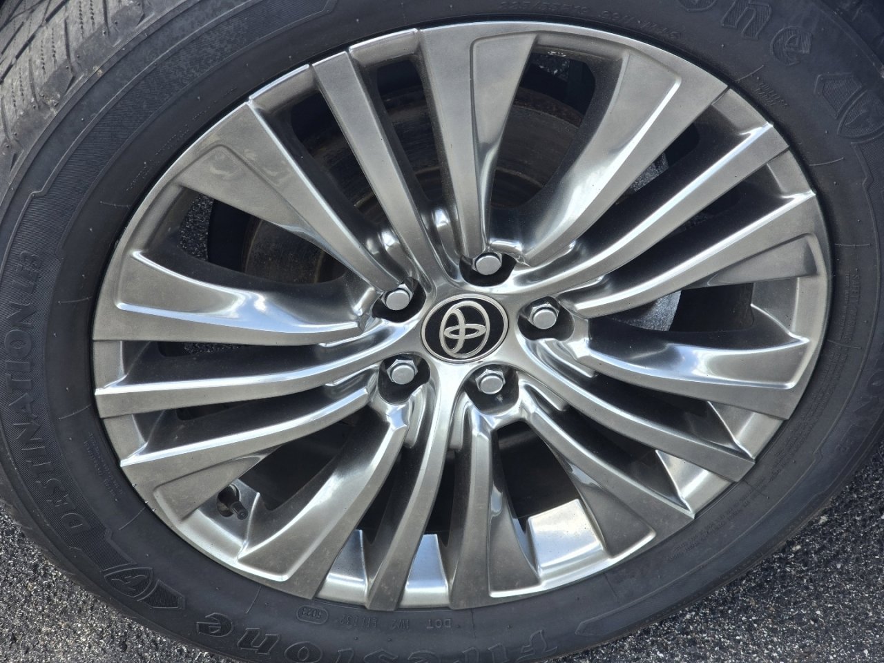 Used 2024 Toyota Venza XLE AWD/4WD image 10