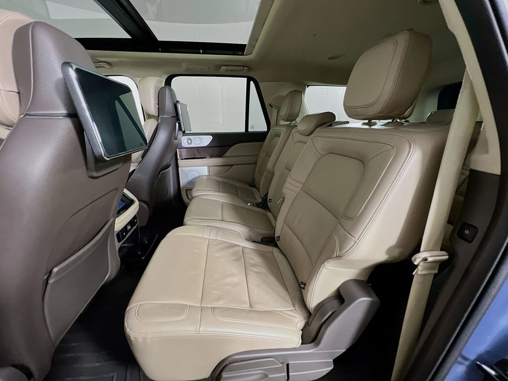 Used 2022 Lincoln Navigator L Reserve image 25