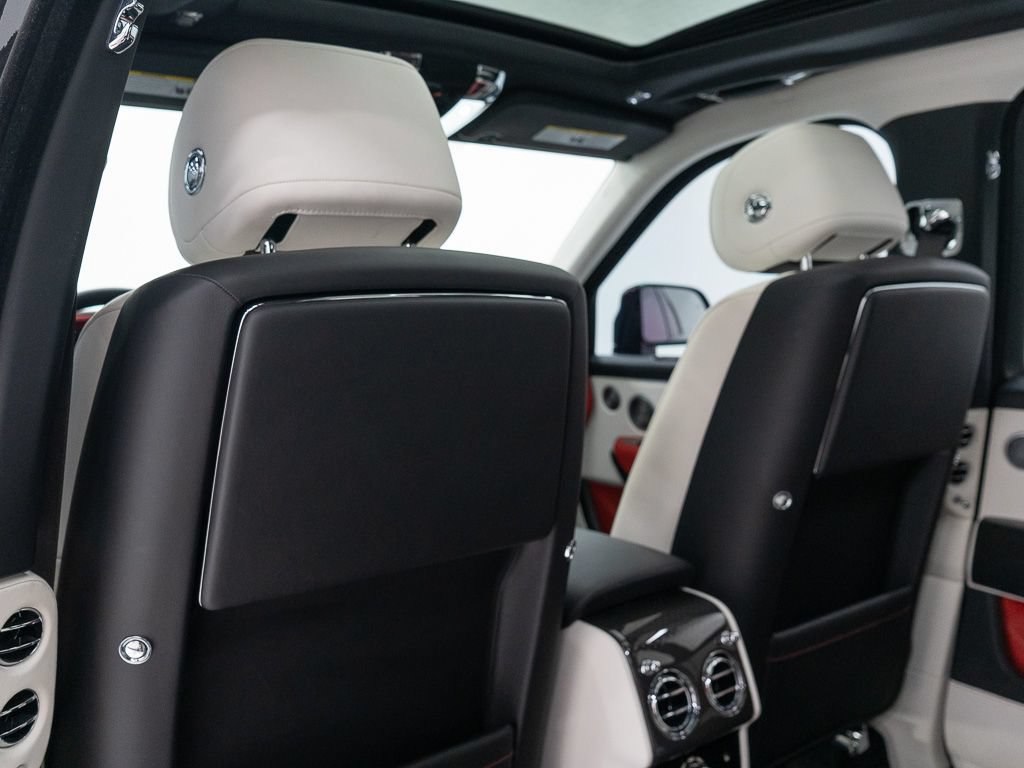 Certified 2023 Rolls-Royce Cullinan Black Badge w/ Driver's Package AWD/4WD image 24