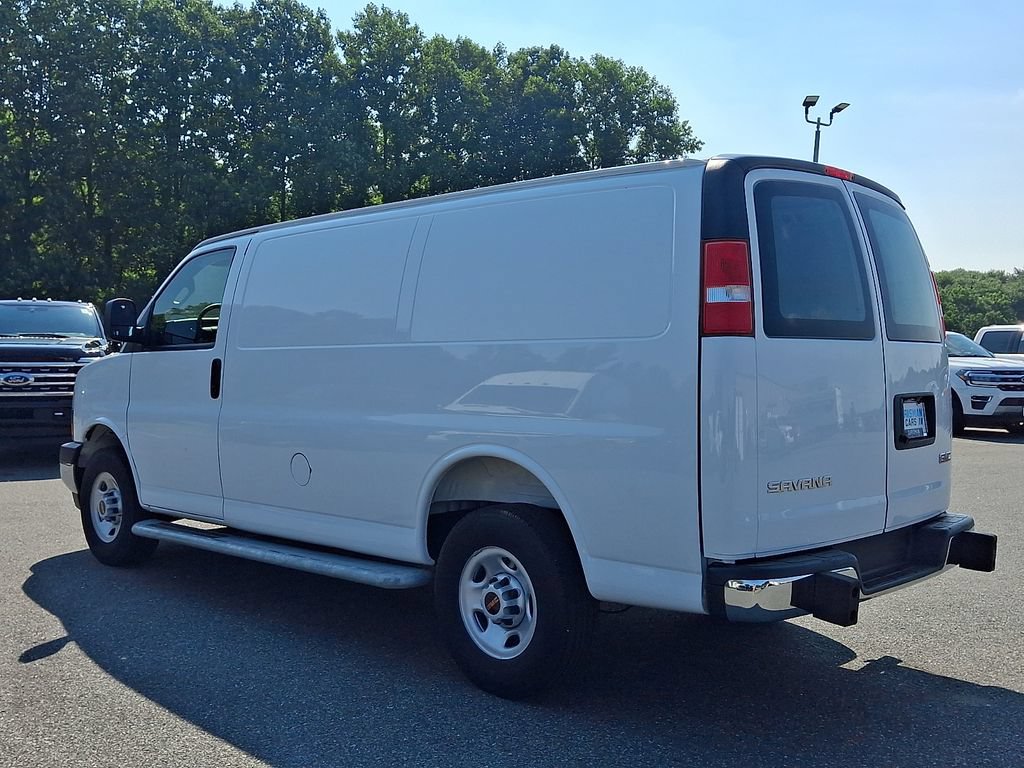 Used 2025 GMC Savana 2500 w/ Driver Convenience Package RWD image 4