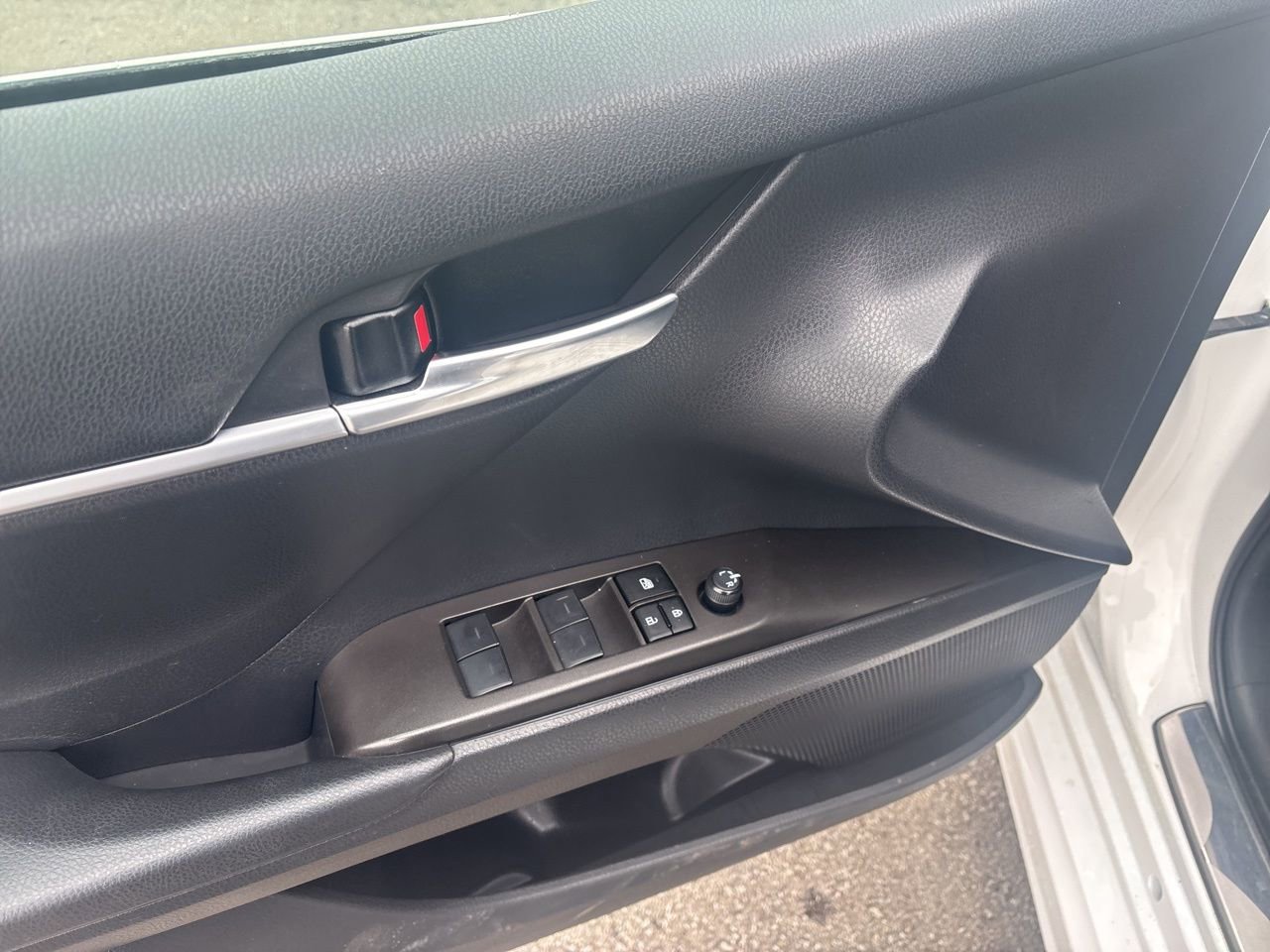 Used 2023 Toyota Camry SE image 17