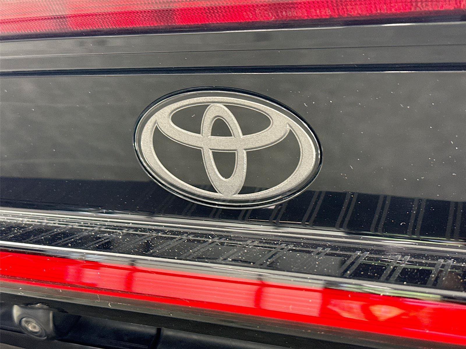 Certified 2023 Toyota Prius LE FWD image 14