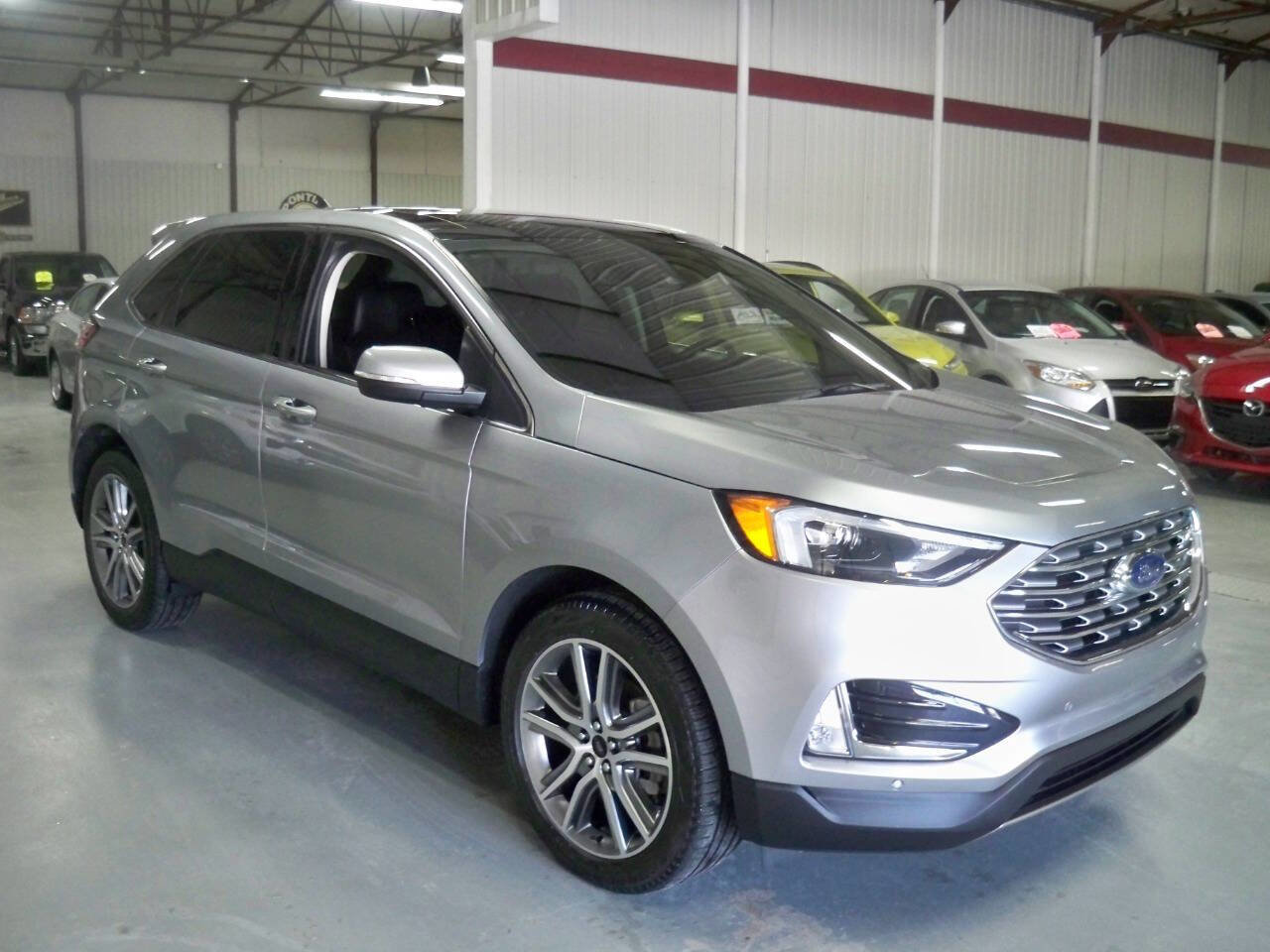 Used 2024 Ford Edge Titanium image 3