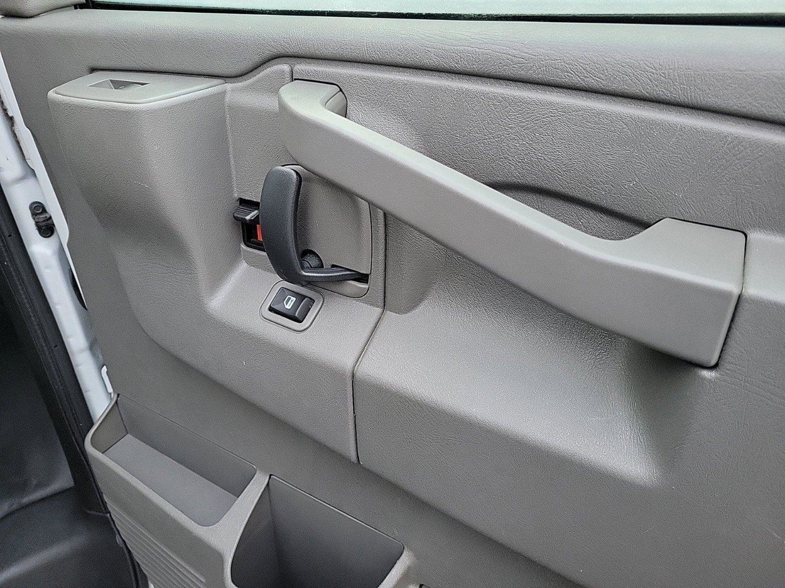 Used 2024 GMC Savana 2500 w/ Driver Convenience Package image 11