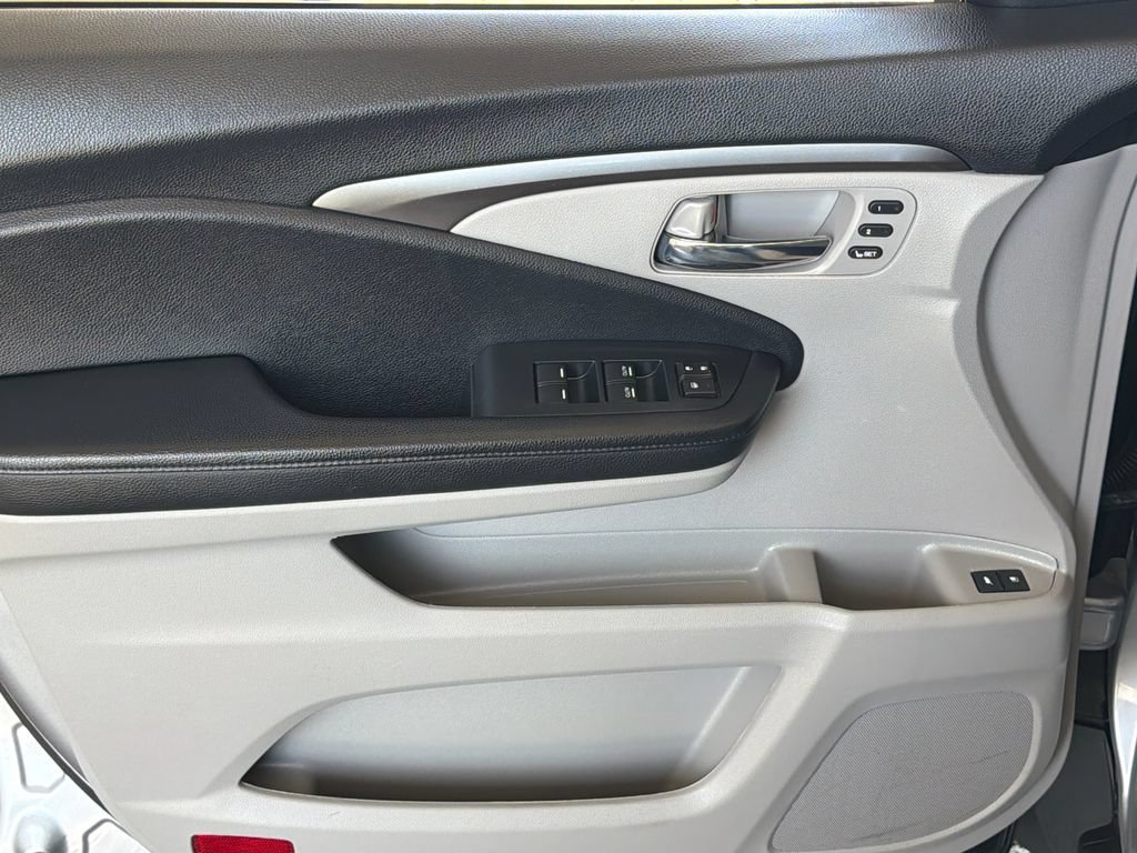 Used 2022 Honda Pilot Special Edition image 3
