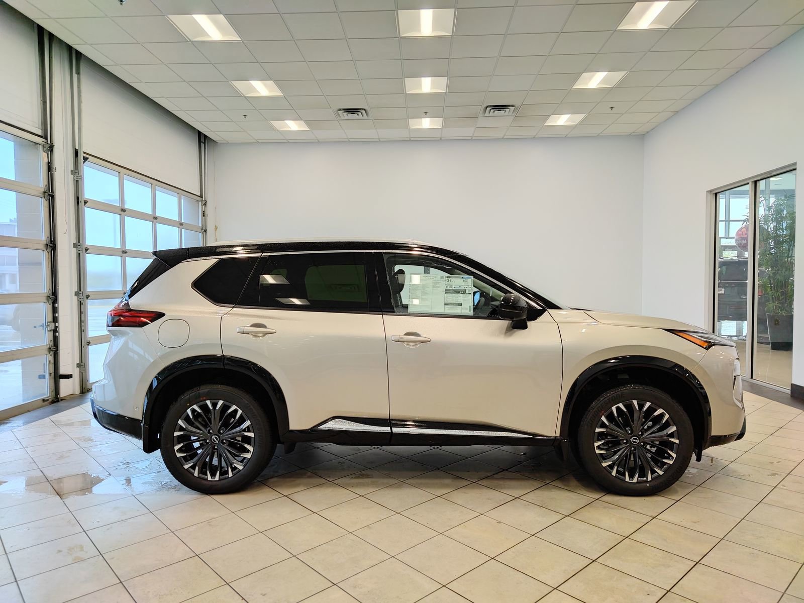 New 2026 Nissan Rogue Platinum image 2
