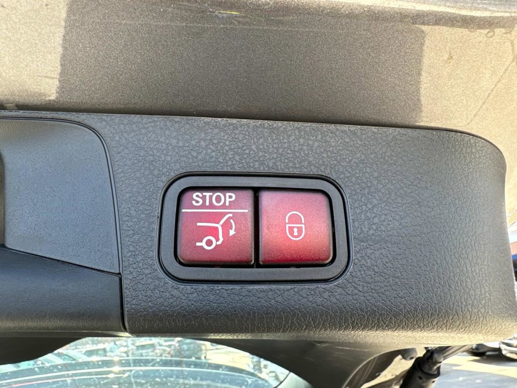 New 2025 Mercedes-Benz GLB 35 AMG GLB 35 AMGﾮ image 7