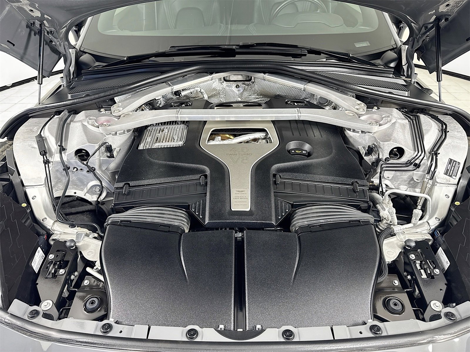 Used 2021 Aston Martin DBX image 29