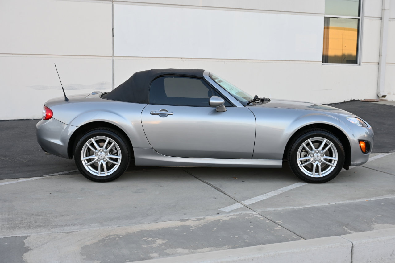 Used 2009 MAZDA MX-5 Miata Sport image 13