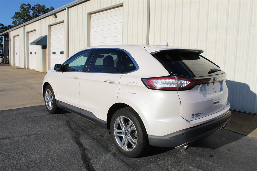 Used 2018 Ford Edge Titanium w/ Technology Package FWD image 4
