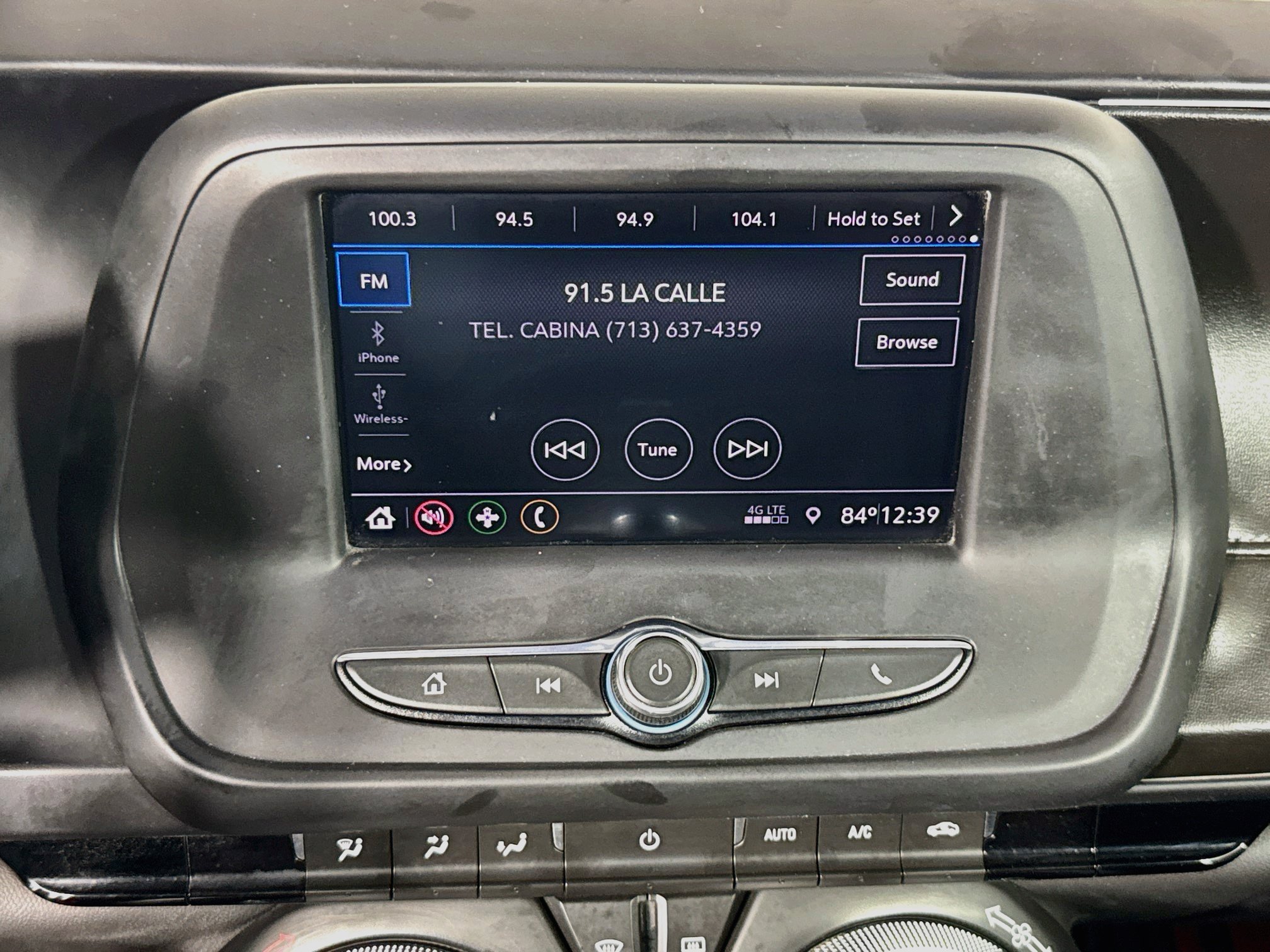 Used 2020 Chevrolet Camaro LT RWD image 16