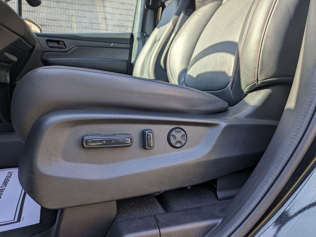Used 2025 Honda Odyssey Sport-L image 14
