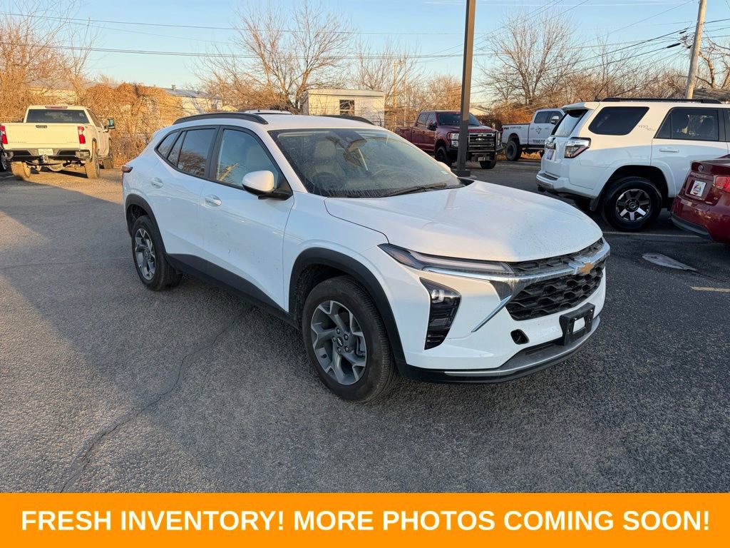 Used 2025 Chevrolet Trax LT video 1