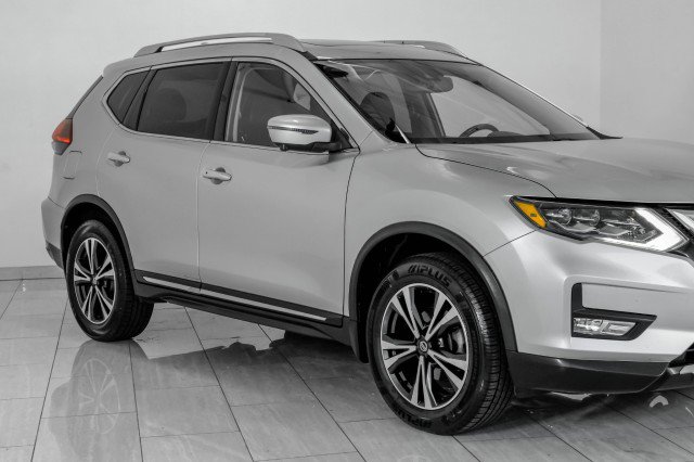 Used 2018 Nissan Rogue SL w/ Premium Package image 60