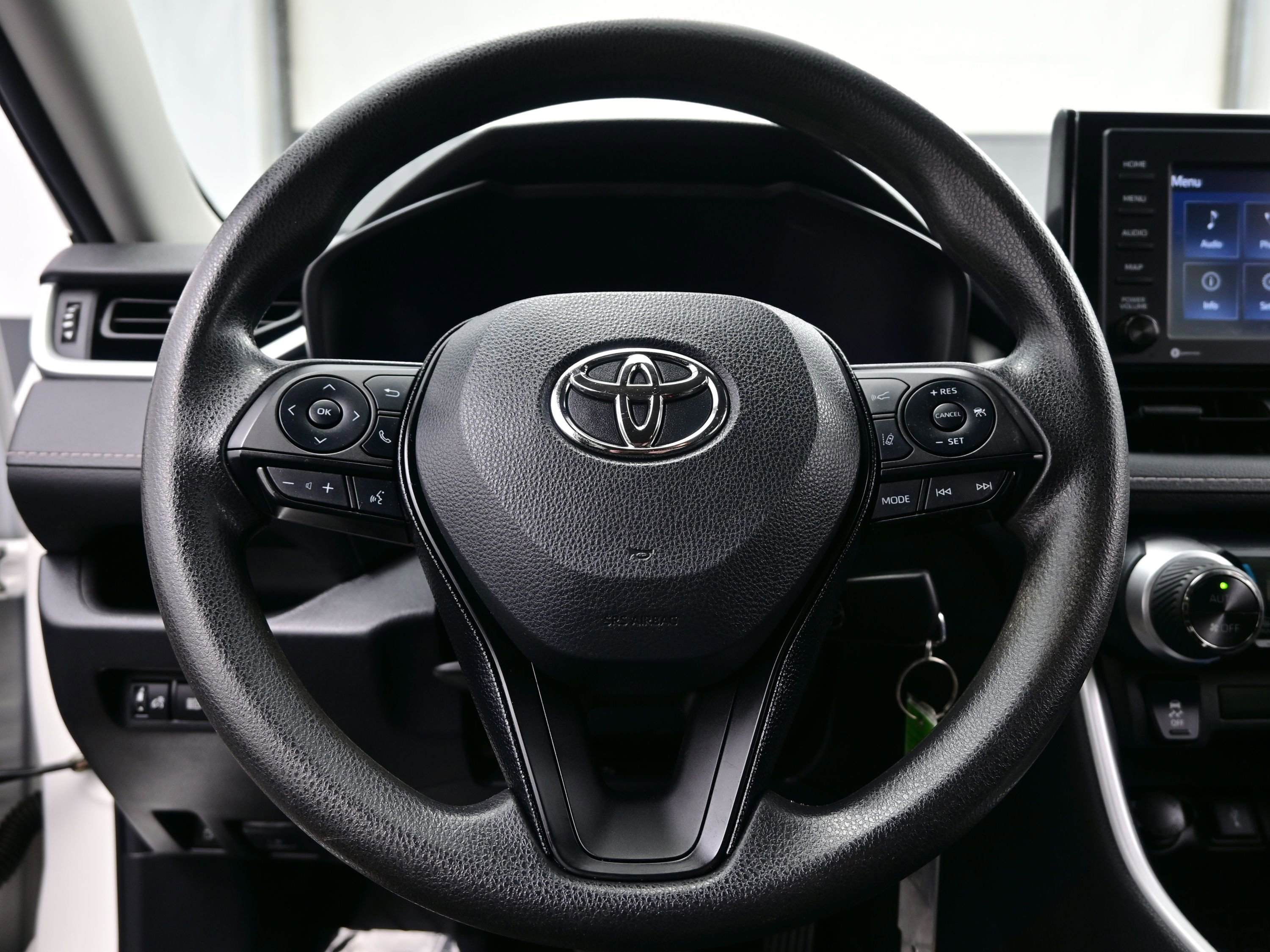 Used 2021 Toyota RAV4 LE AWD/4WD image 21