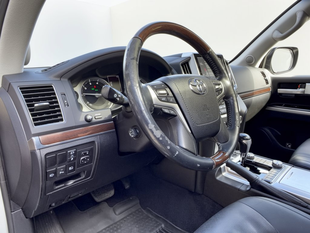 Used 2018 Toyota Land Cruiser AWD/4WD image 4