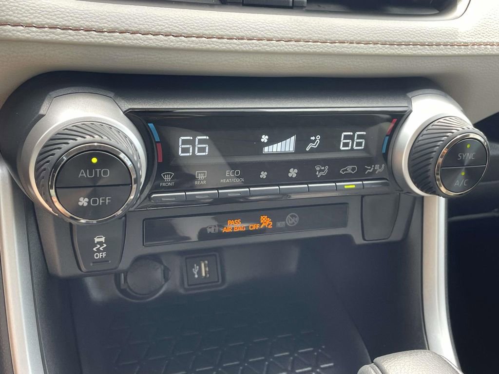 Used 2025 Toyota RAV4 XLE image 21