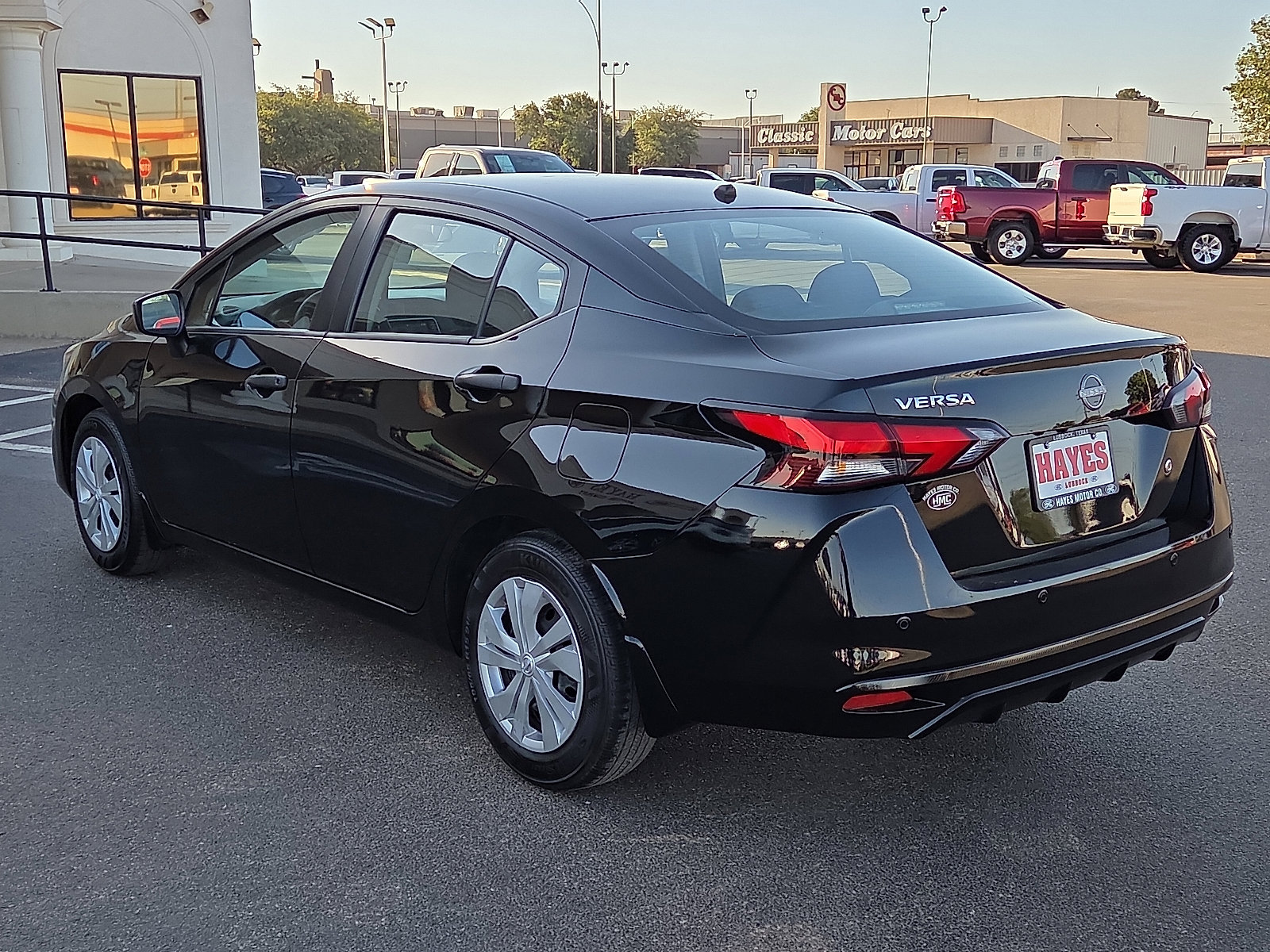 Used 2024 Nissan Versa S FWD image 3
