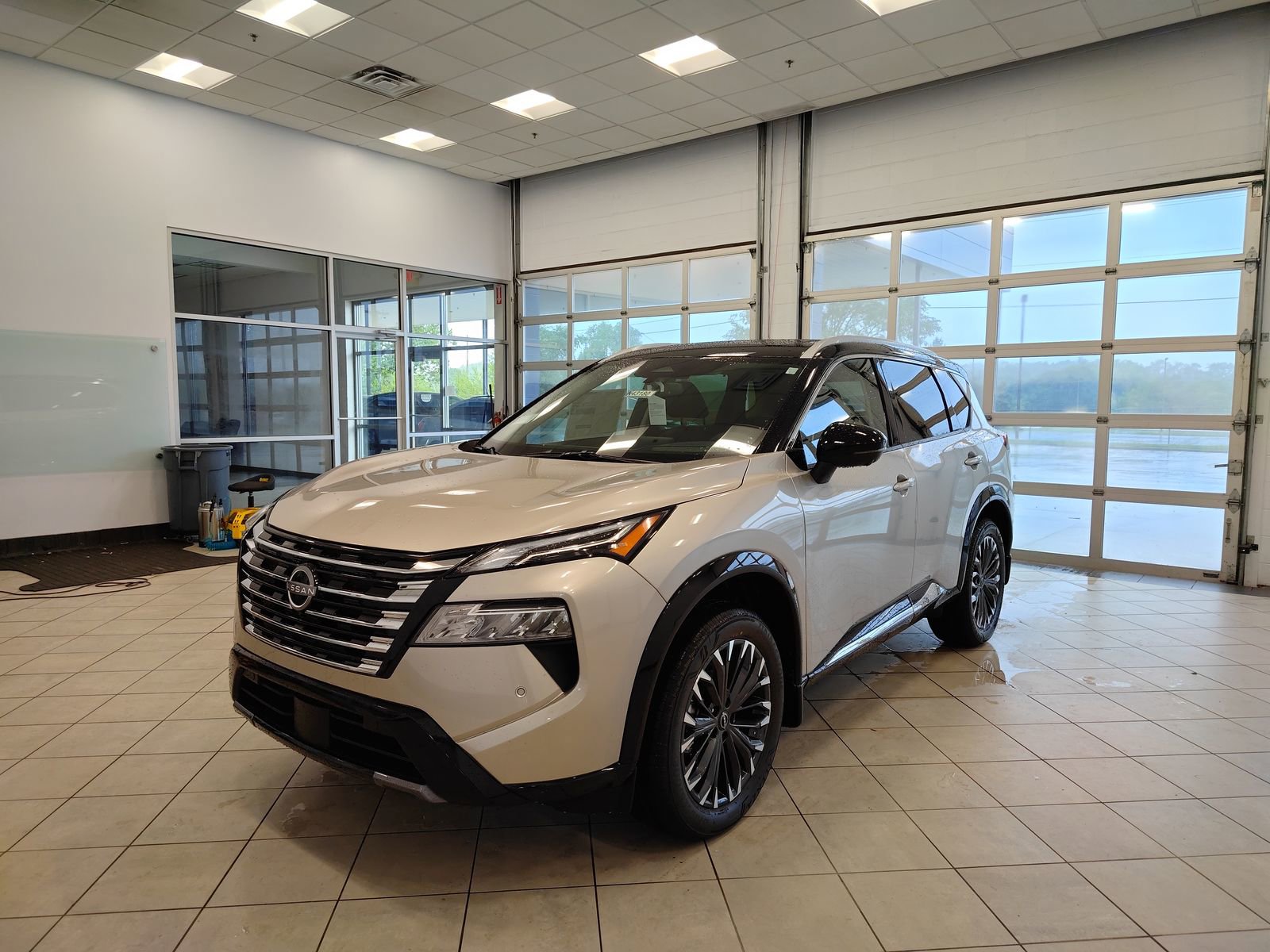 New 2026 Nissan Rogue Platinum image 7