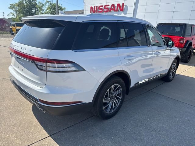 Used 2021 Lincoln Aviator AWD w/ Elements Package image 8