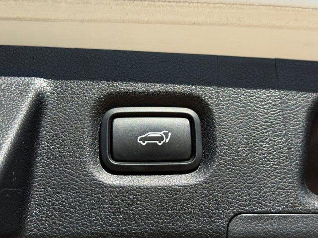 Used 2023 Hyundai Santa Fe Limited image 19