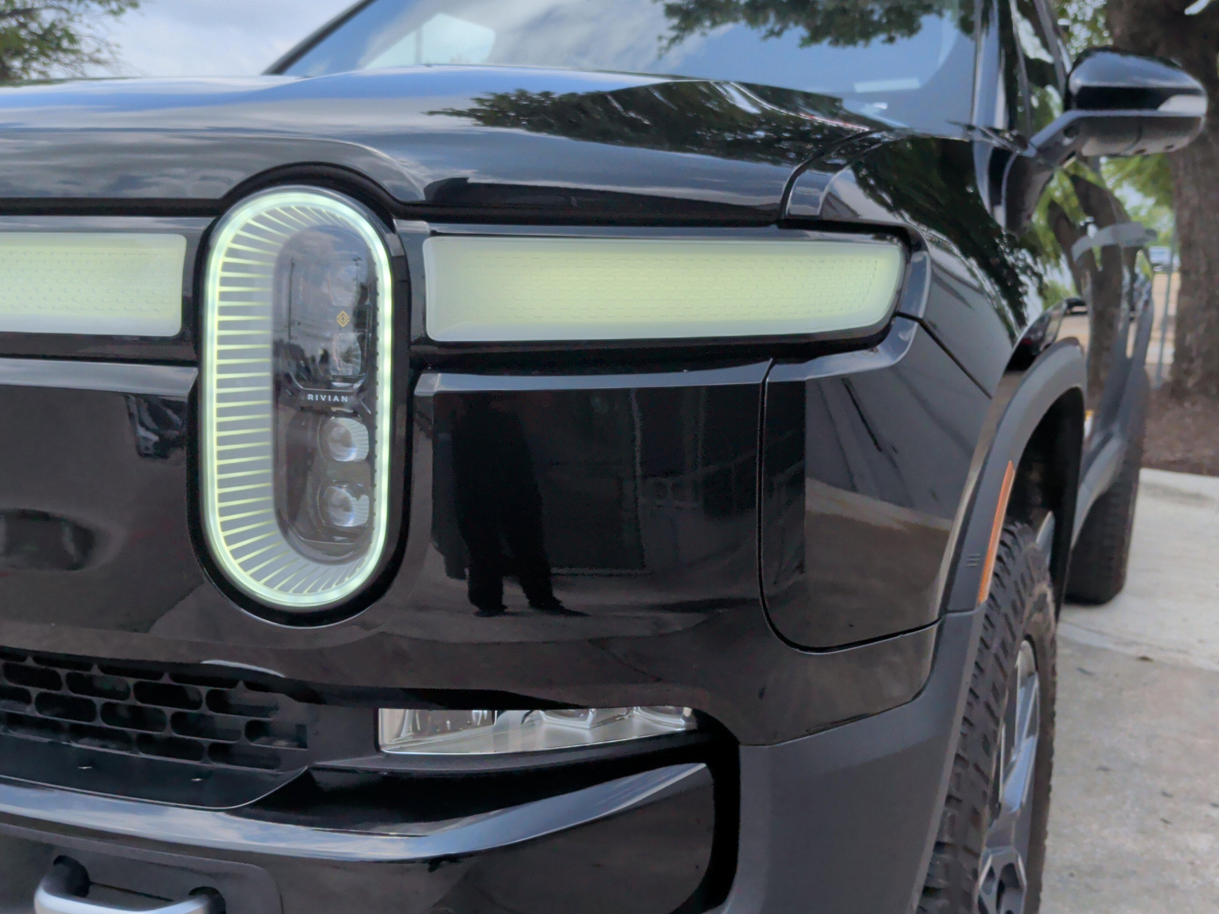 Used 2023 Rivian R1S Adventure AWD/4WD image 6