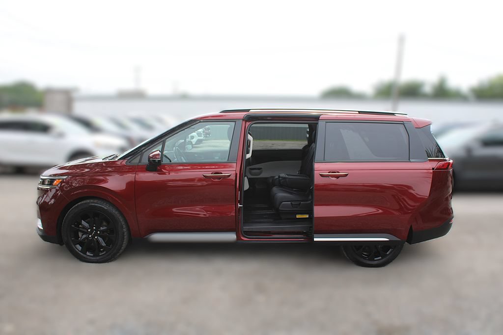 Used 2023 Kia Carnival SX Prestige FWD image 18