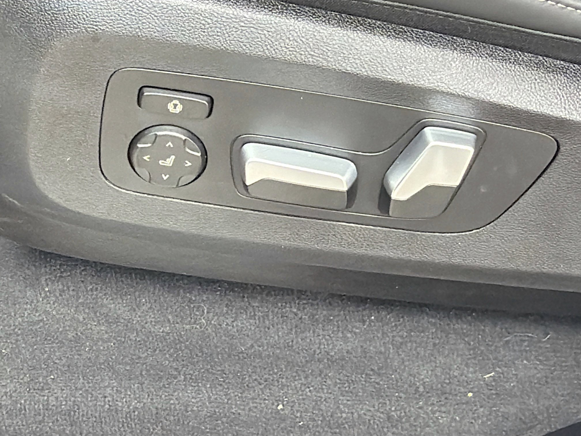 Used 2026 BMW X5 xDrive40i image 25