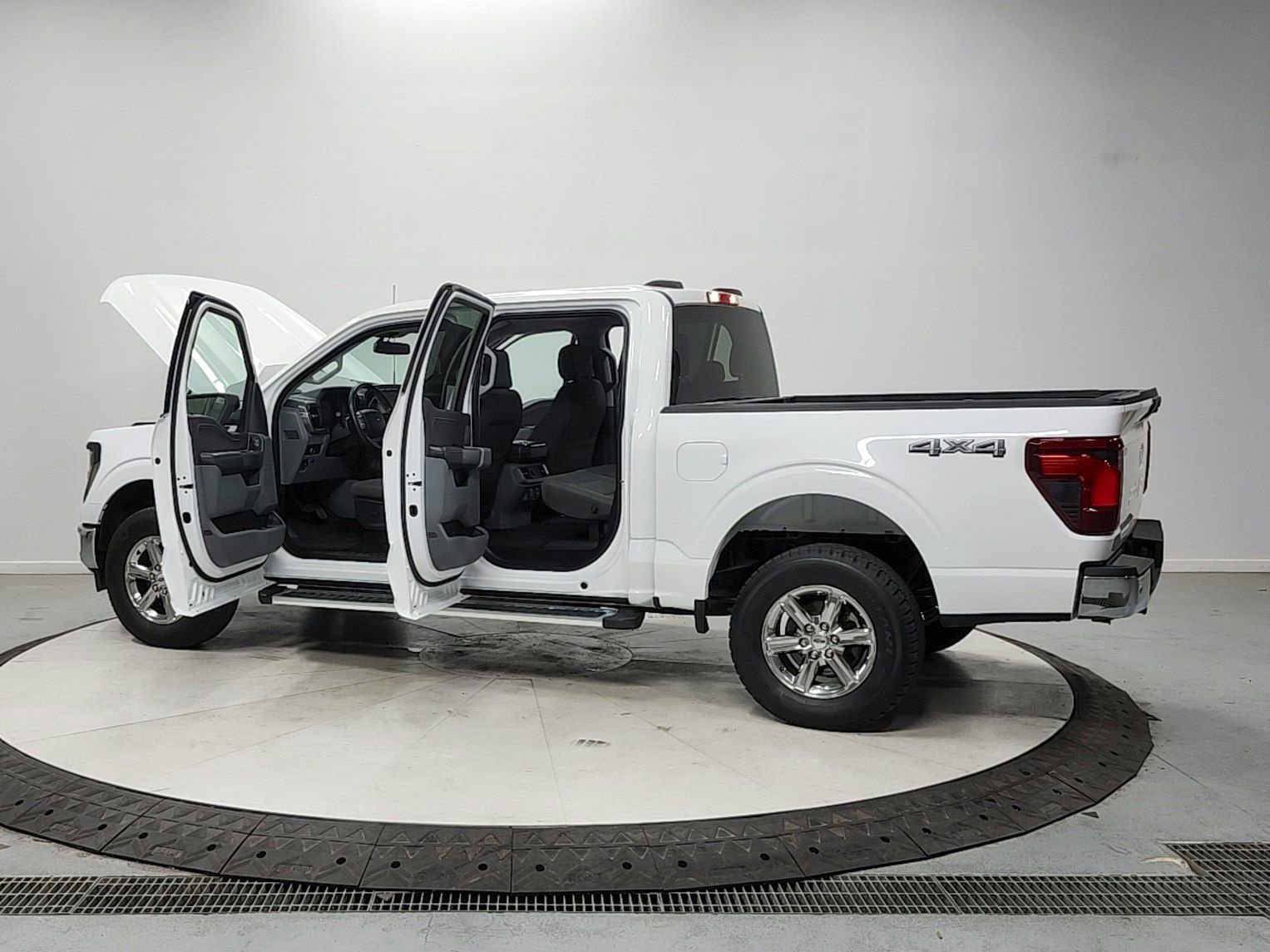 Used 2024 Ford F150 XLT w/ Mobile Office Package image 13
