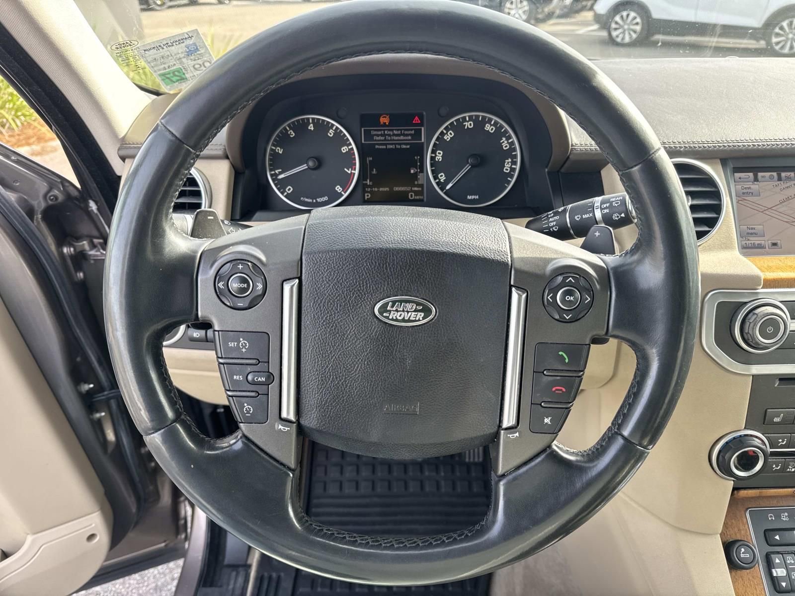 Used 2016 Land Rover LR4 HSE LUX image 22