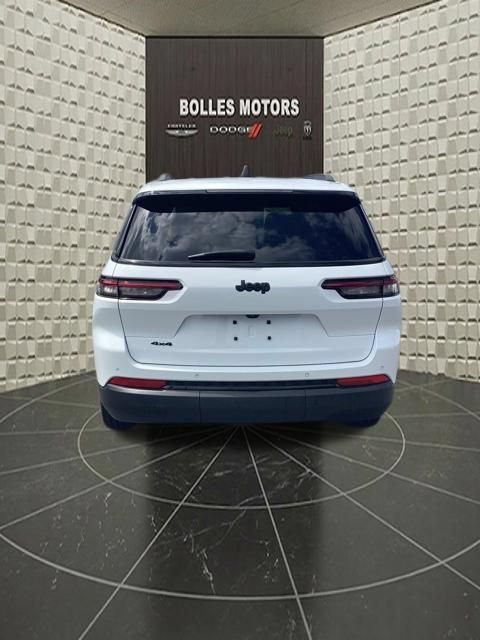 Certified 2023 Jeep Grand Cherokee L Altitude AWD/4WD image 8