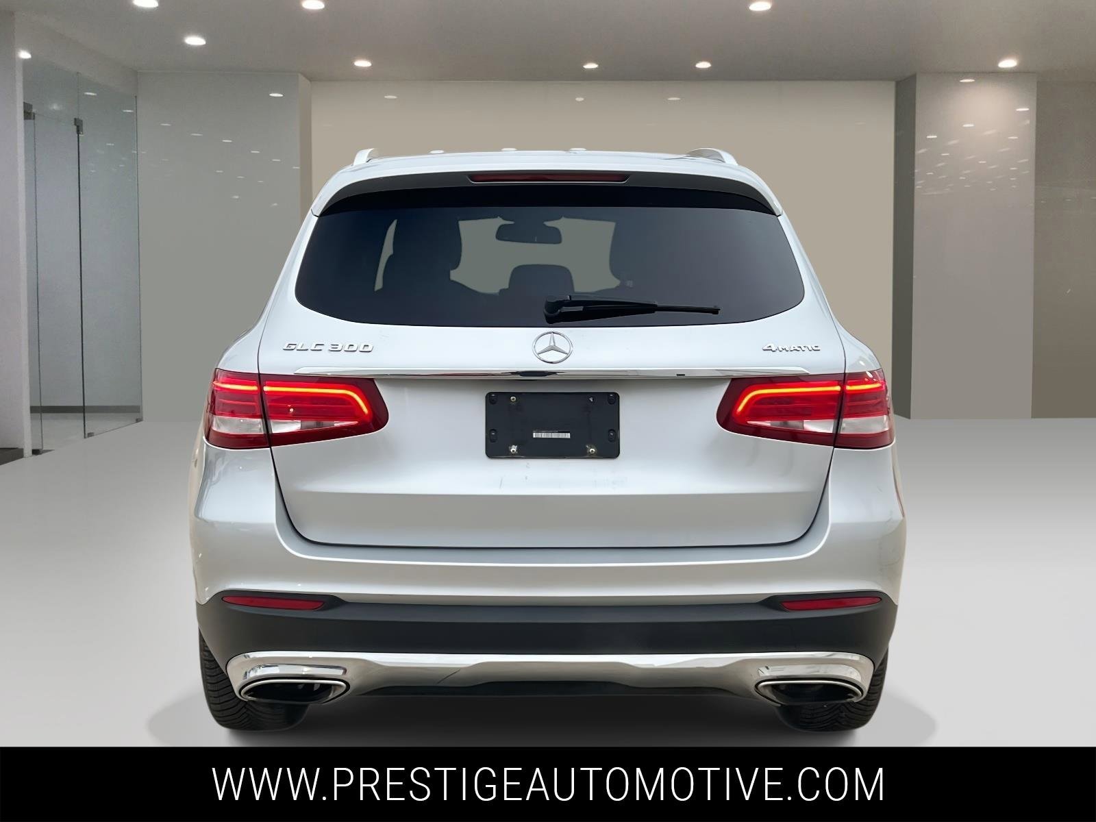Used 2018 Mercedes-Benz GLC 300 4MATIC image 5