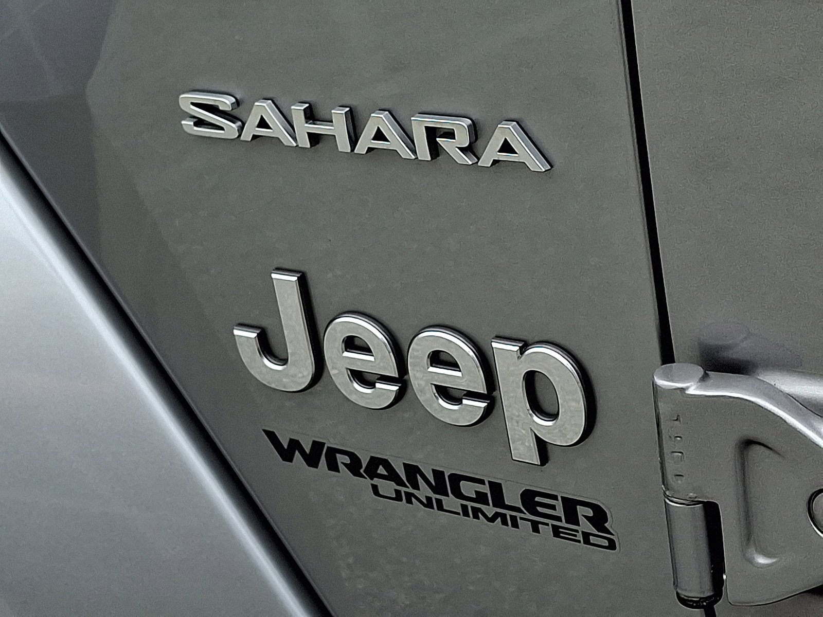 Used 2018 Jeep Wrangler Unlimited Sahara AWD/4WD image 30