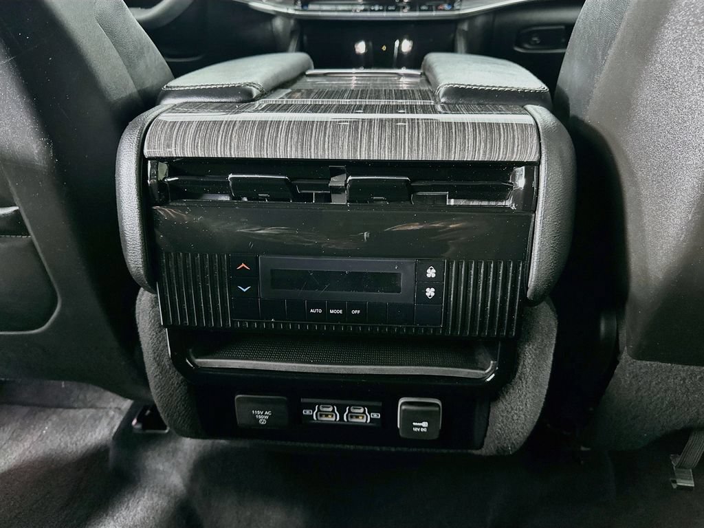 Used 2022 Jeep Wagoneer Series II AWD/4WD image 21