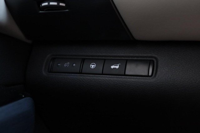 Certified 2025 Nissan Pathfinder SL FWD image 22