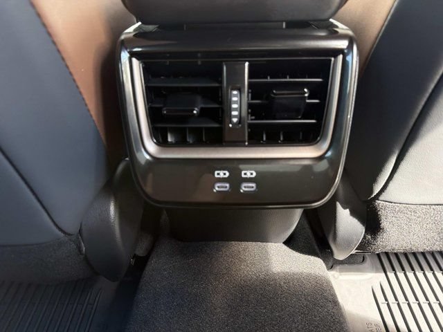 Certified 2025 Toyota Crown Signia AWD/4WD image 21