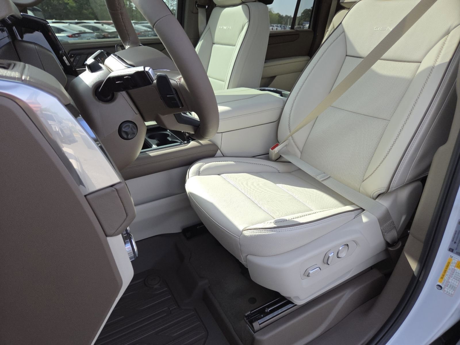 New 2026 GMC Yukon XL Denali AWD/4WD image 34