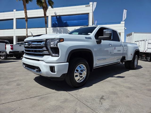 Certified 2026 Chevrolet Silverado 3500 High Country w/ High Country Premium Package AWD/4WD image 2