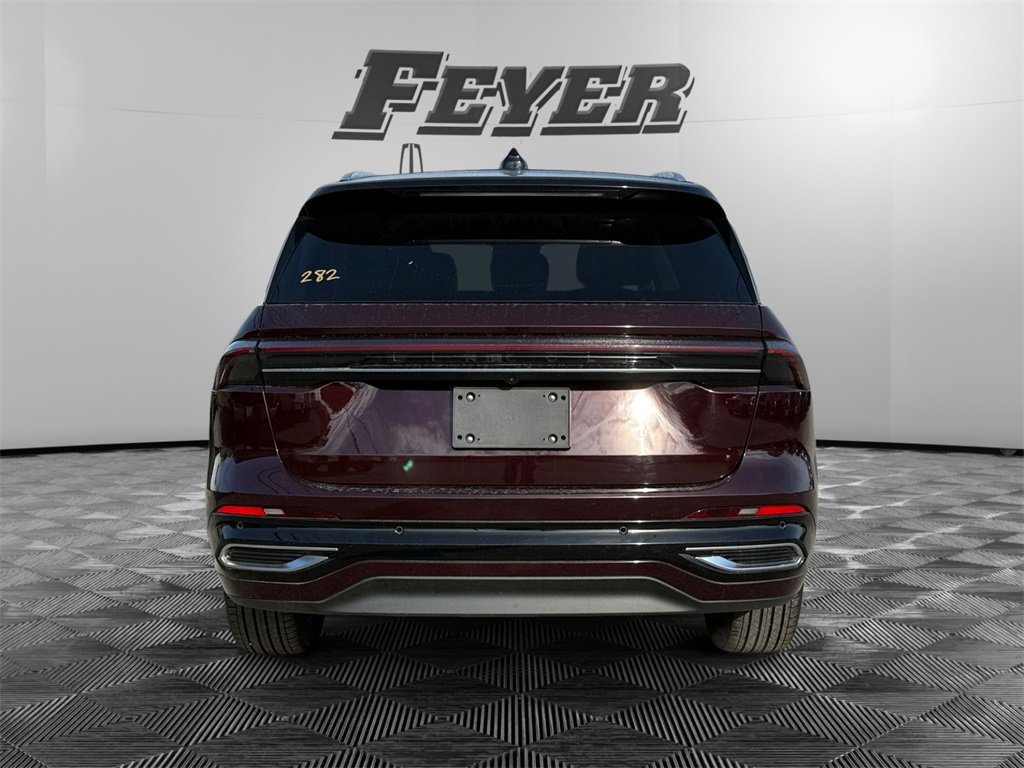 Used 2025 Lincoln Nautilus Reserve image 4