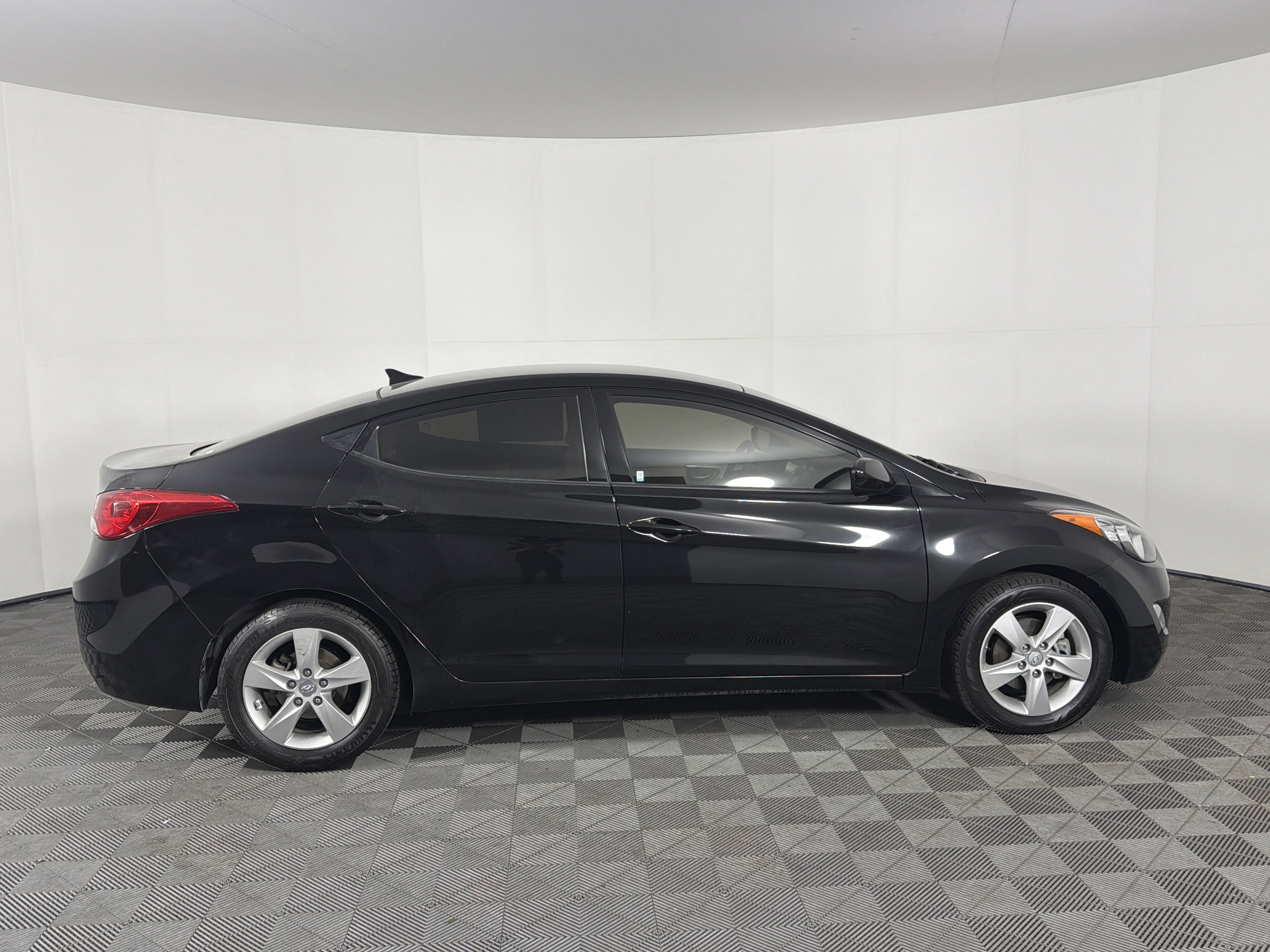 Used 2013 Hyundai Elantra GLS w/ Preferred Pkg FWD image 29