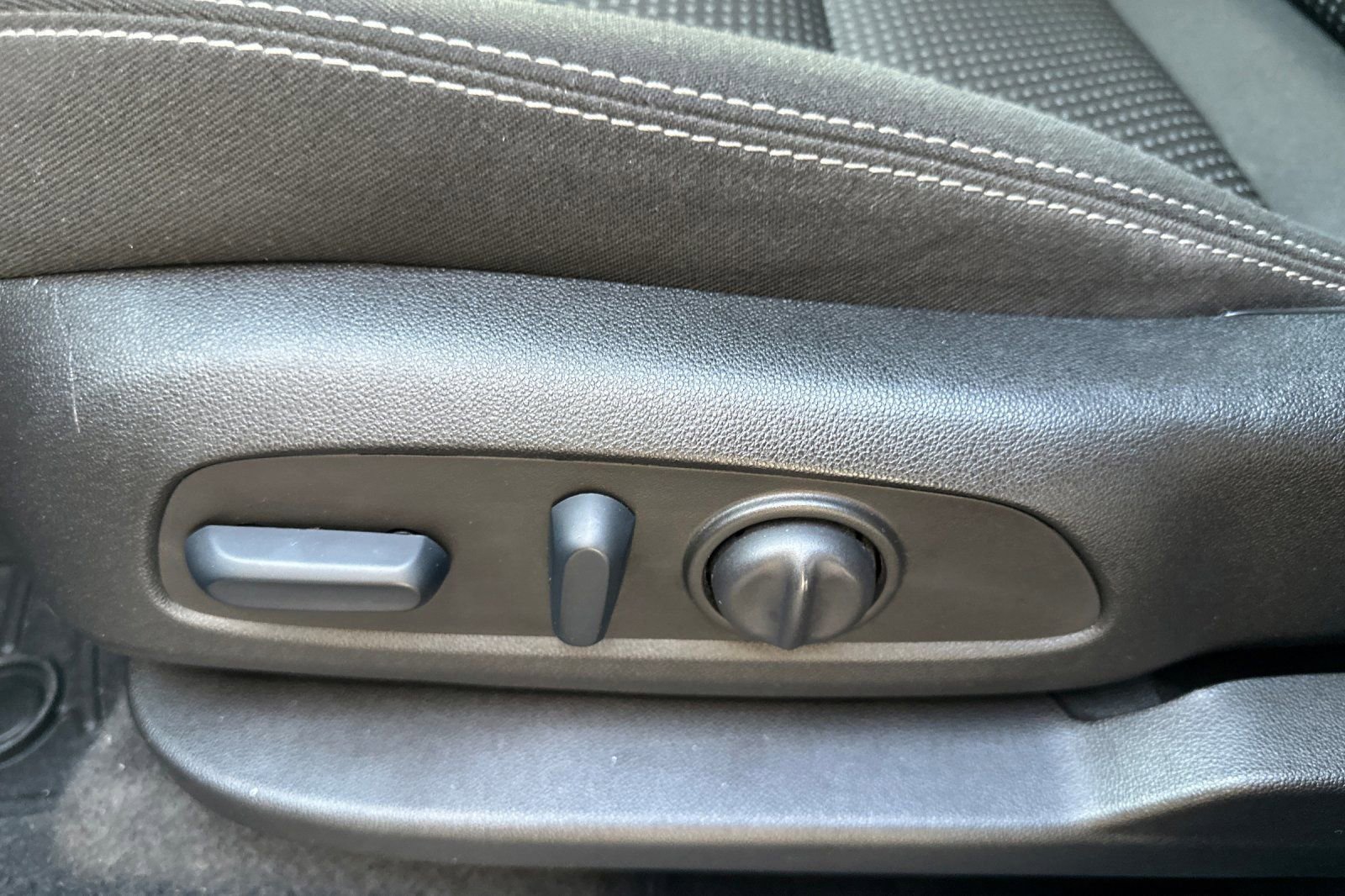 Certified 2023 GMC Terrain SLE w/ Driver Convenience Package image 12