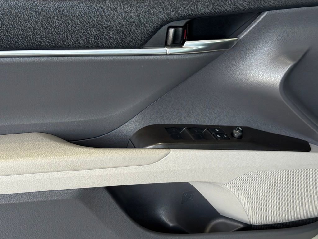 Certified 2022 Toyota Camry LE image 18