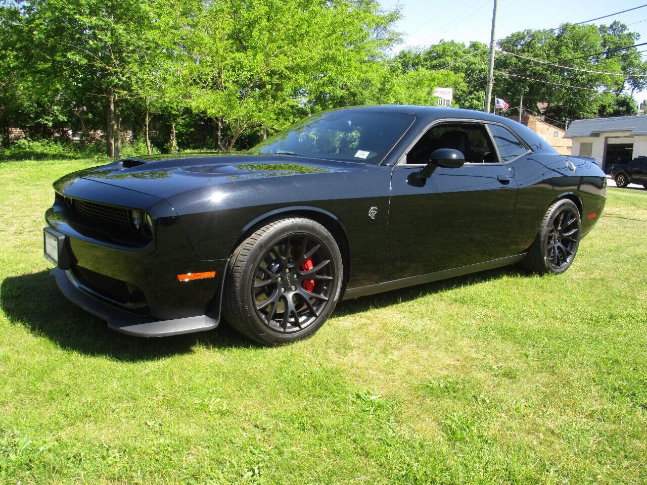 Used 2016 Dodge Challenger SRT Hellcat image 1