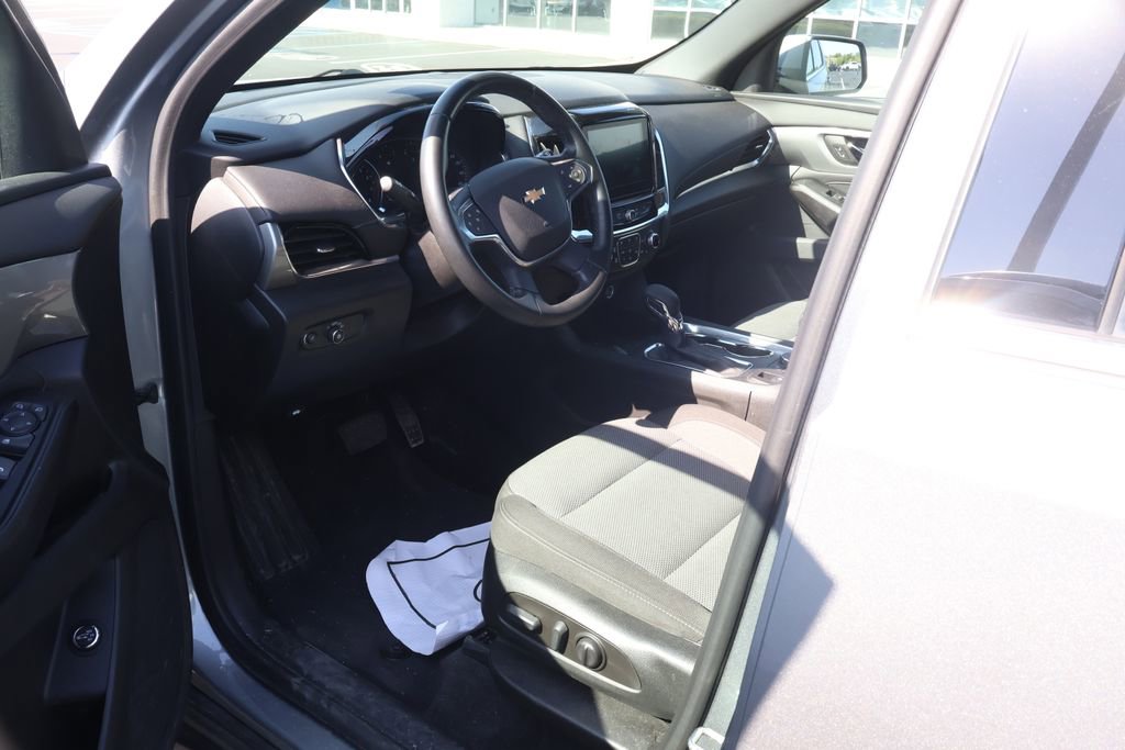 Used 2023 Chevrolet Traverse LT w/ LPO, Floor Liner Package AWD/4WD image 8